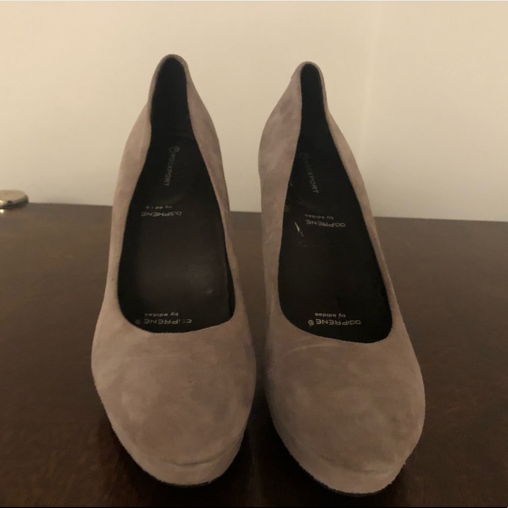 Like new: Grey heather Rockport heel. Size 10.